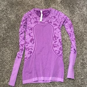 Never worn purple lululemon swiftly top